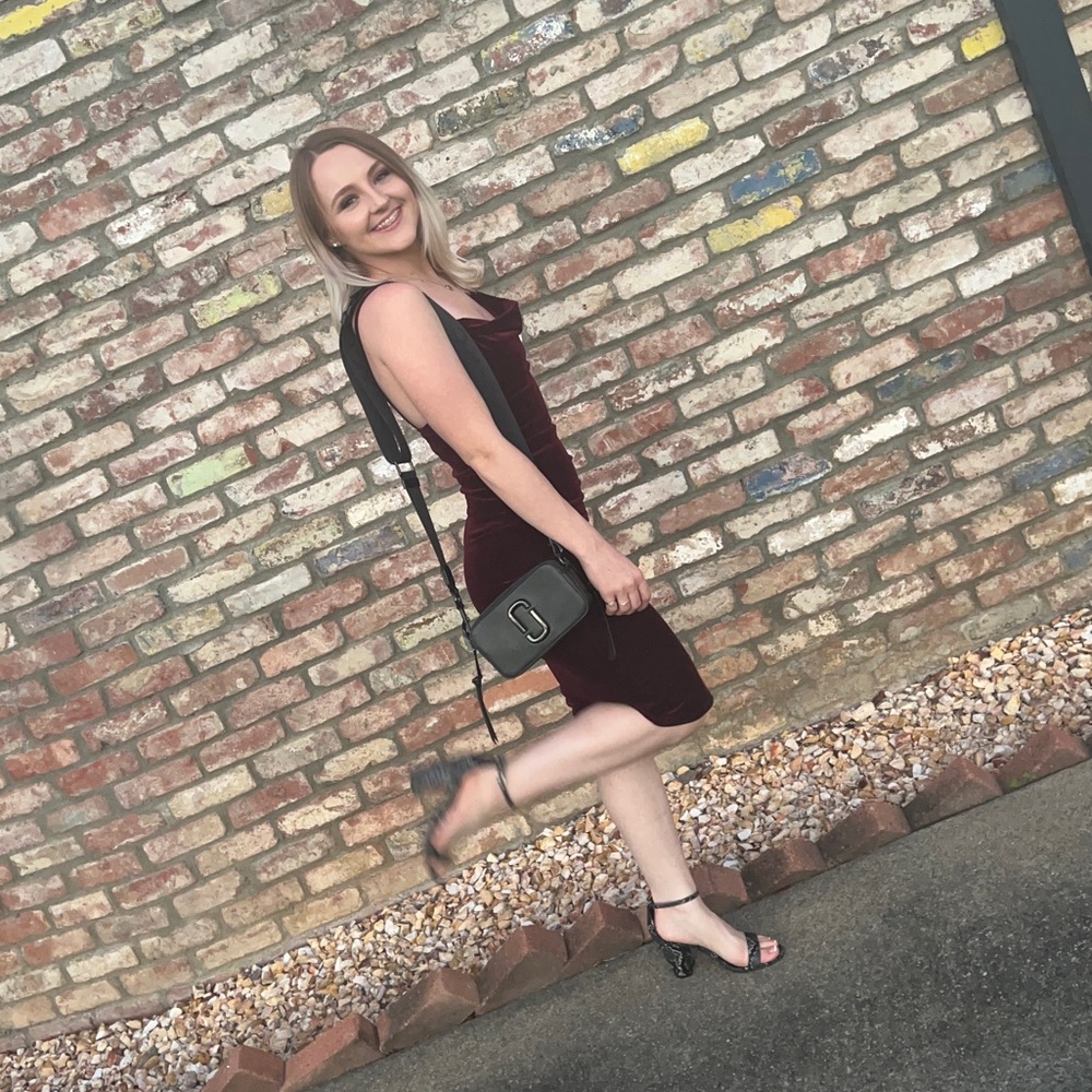 Lulu’s XS burgundy velvet dress